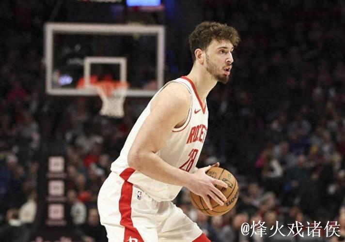 申京补篮被哈达威背后推搡,裁判未做任何吹罚 申京补篮被哈达威背后推搡,裁判未做任何吹罚