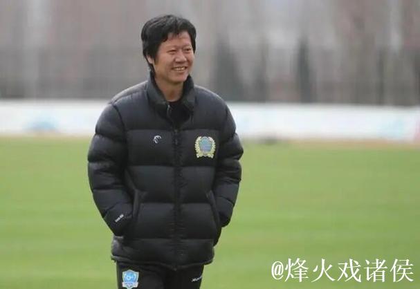 他是老辽足阵中“奔跑的羚羊”，为了家乡球队毅然复出，柳忠长